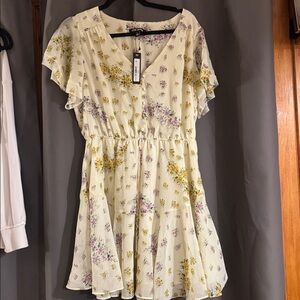 Steve Madden Pale Yellow Cream Floral Dress L